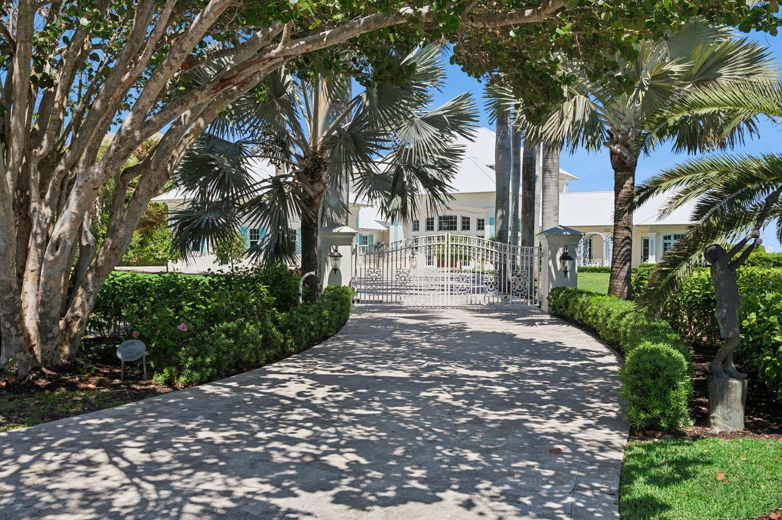 716 Reef Road photo 4