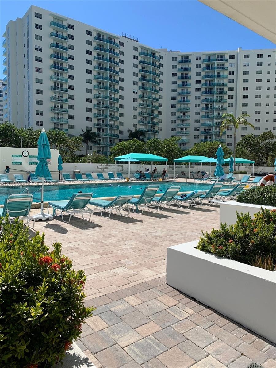 3725 S Ocean Dr L12 photo 14