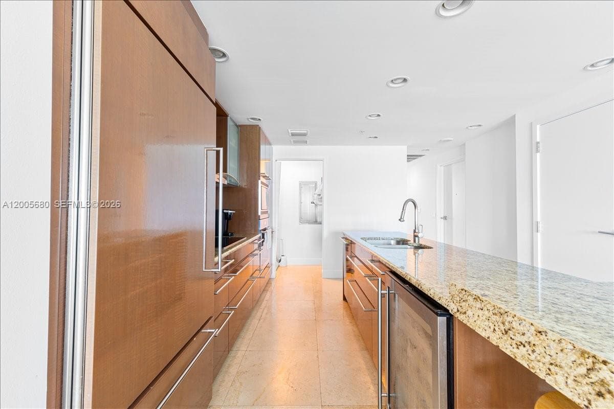 3801 Collins Ave 1105 photo 18