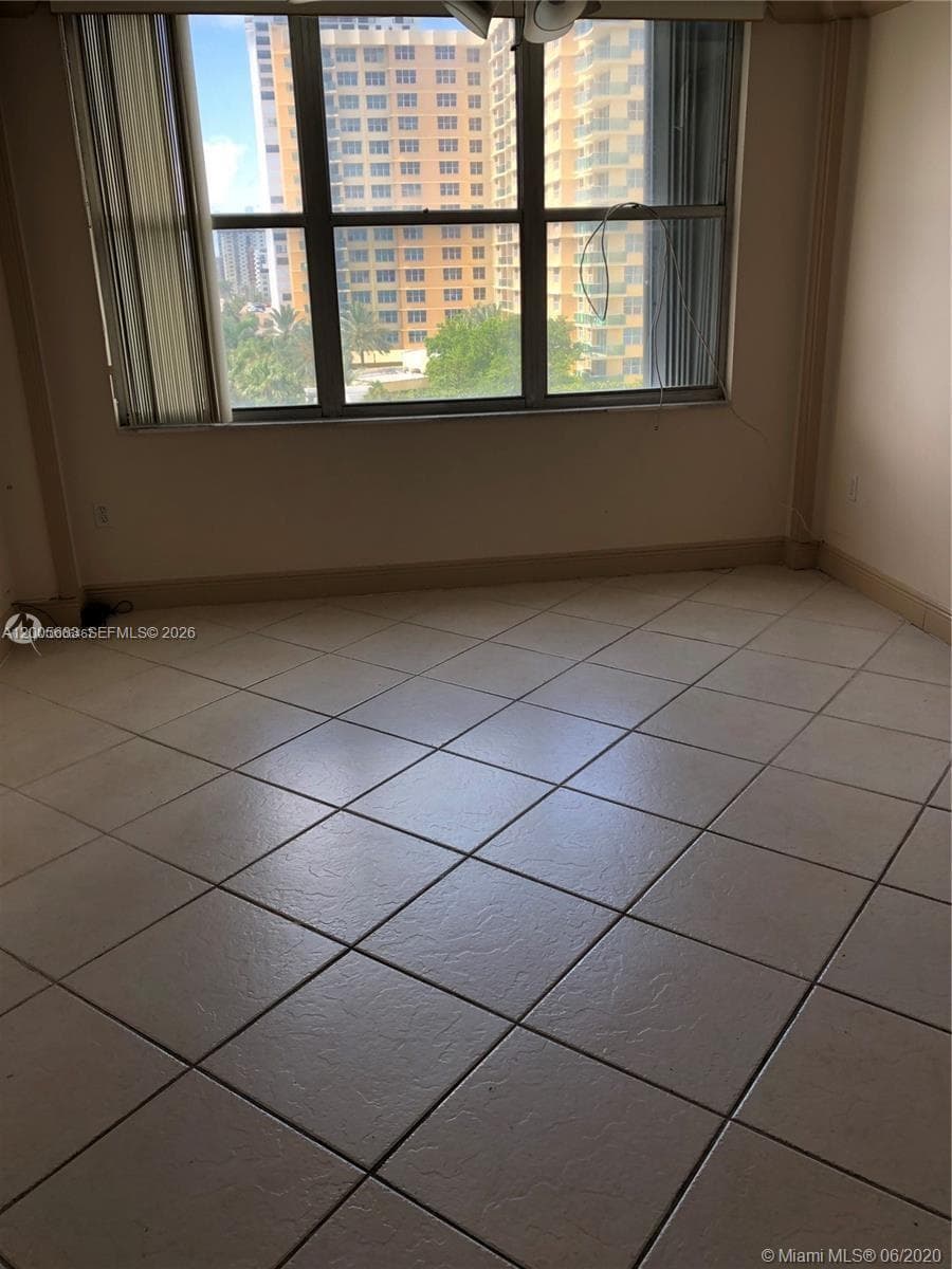 2751 S Ocean Dr 701N photo 4
