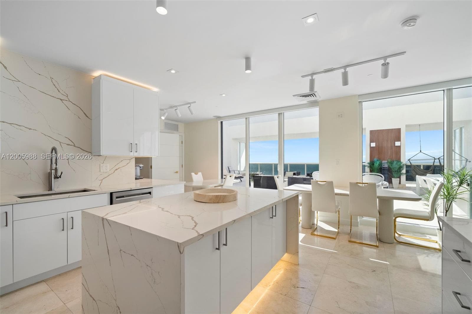 1830 S Ocean Dr 5103 photo 1