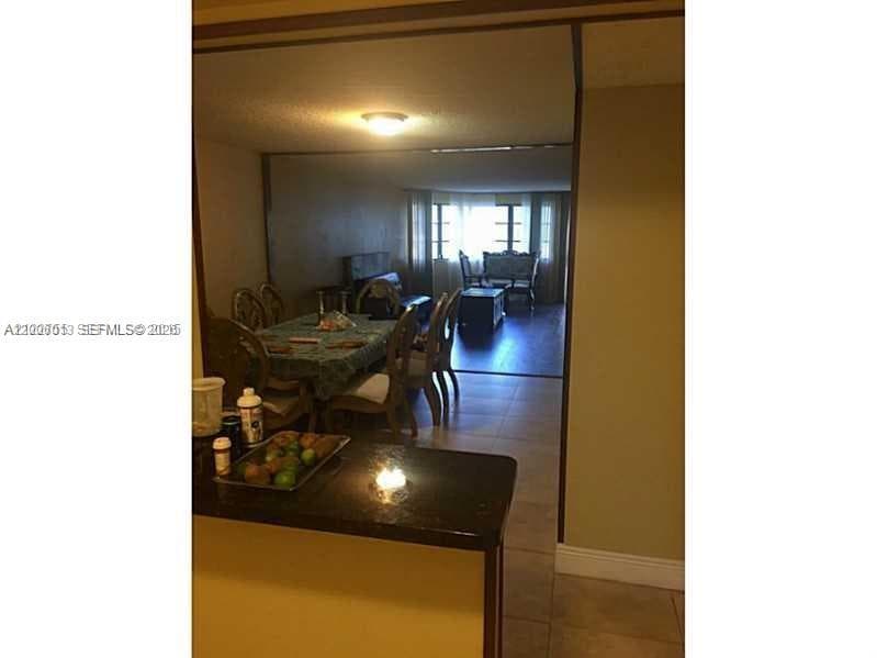 20840 San Simeon Way 209 photo 18