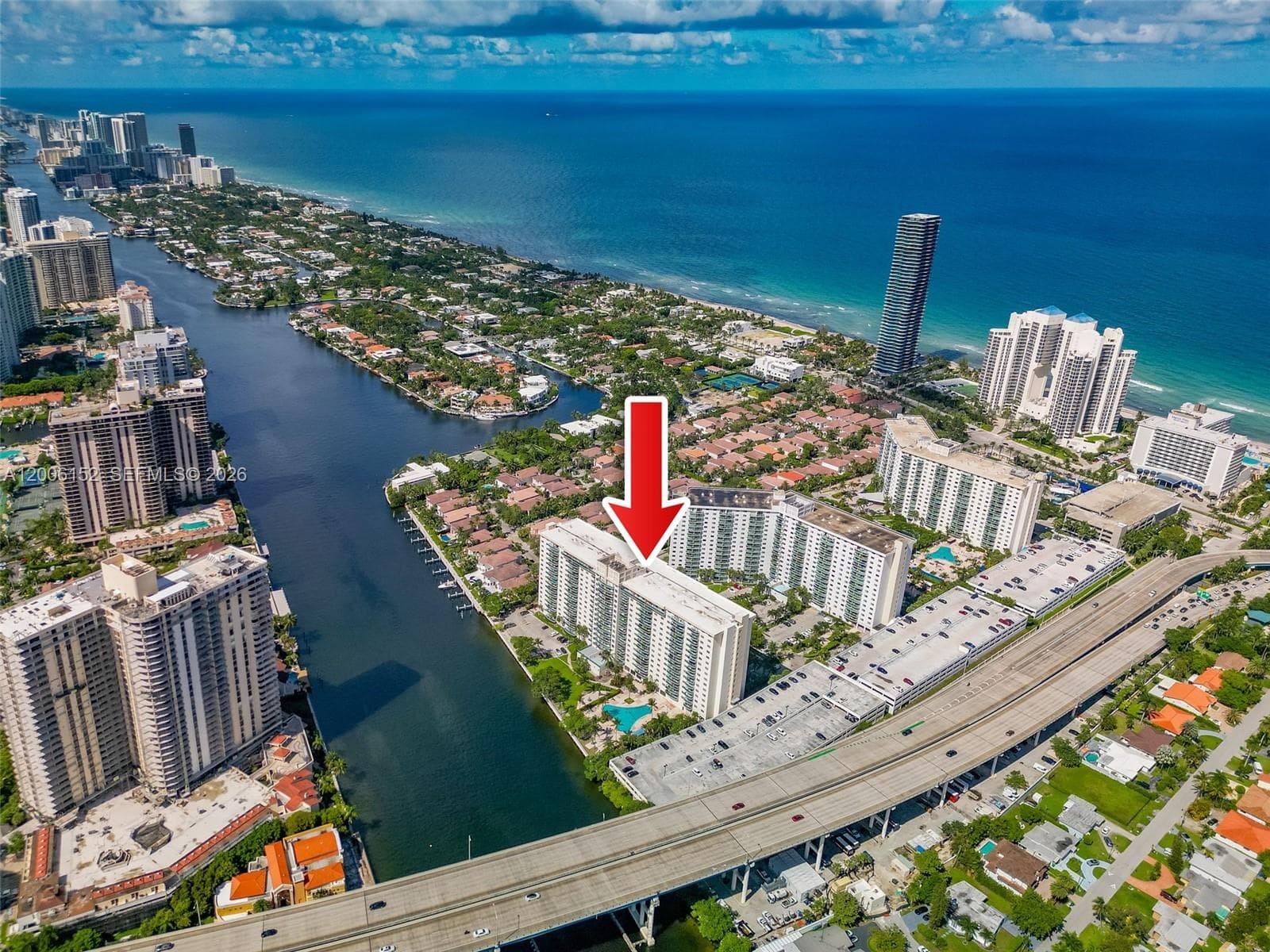 19390 Collins Ave 1410 photo 1