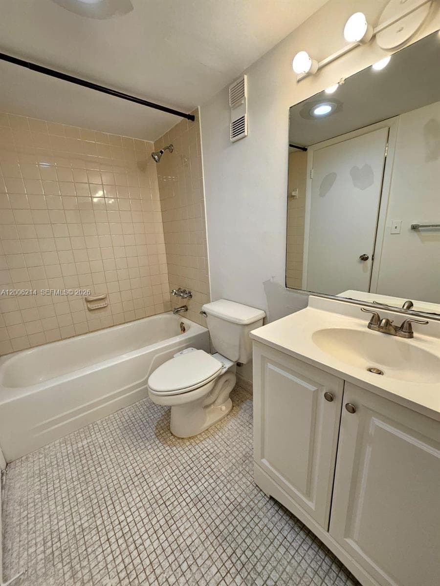 1200 NE Miami Gardens Dr 812W photo 16