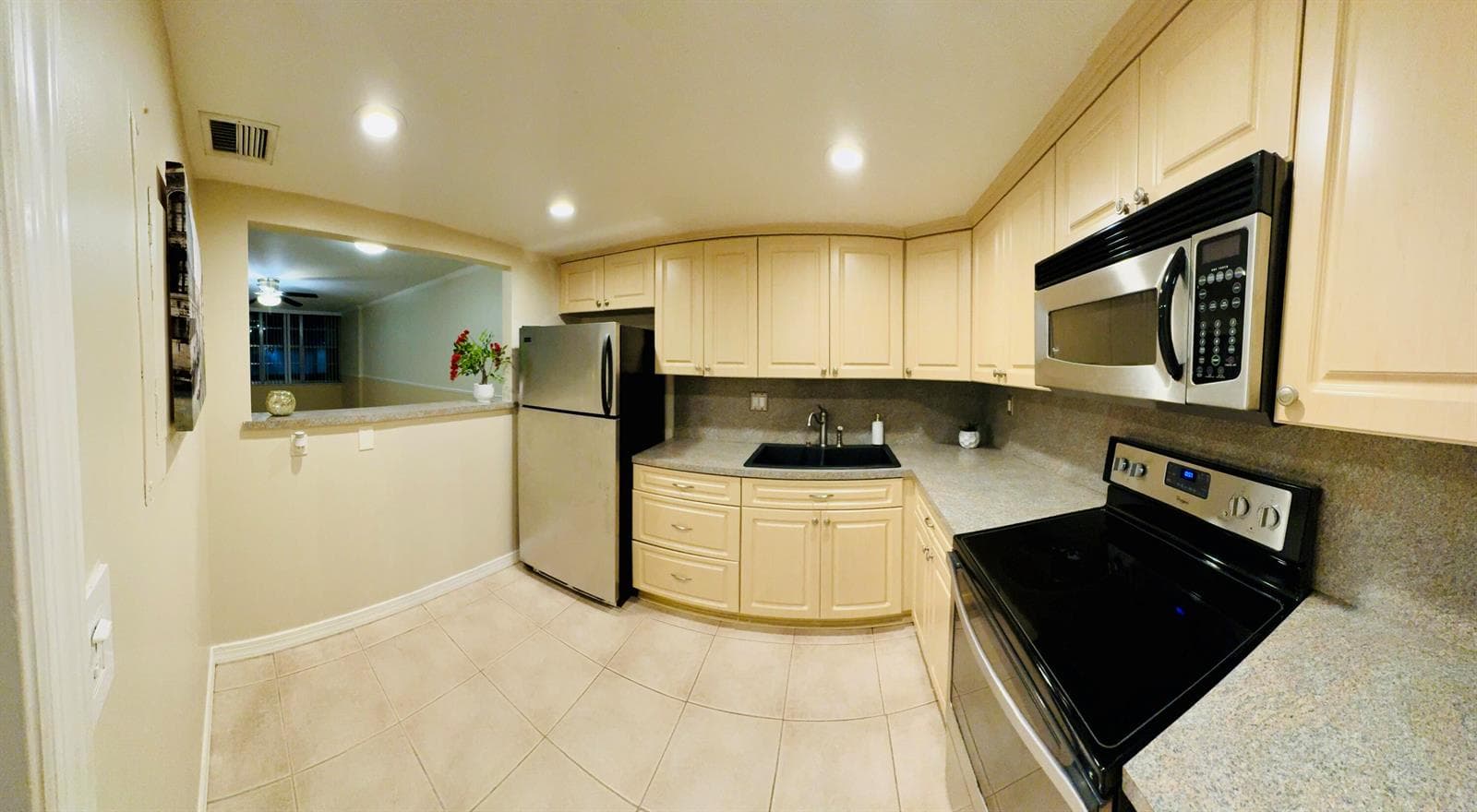 2731 Taft Street 106 photo 2