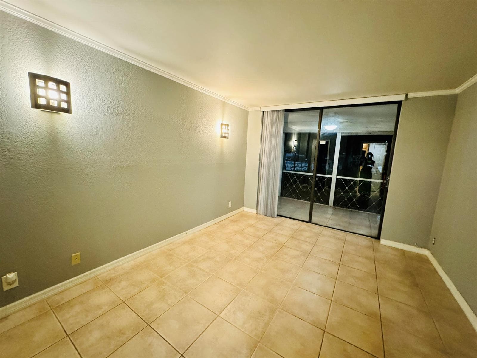 2731 Taft Street 106 photo 7