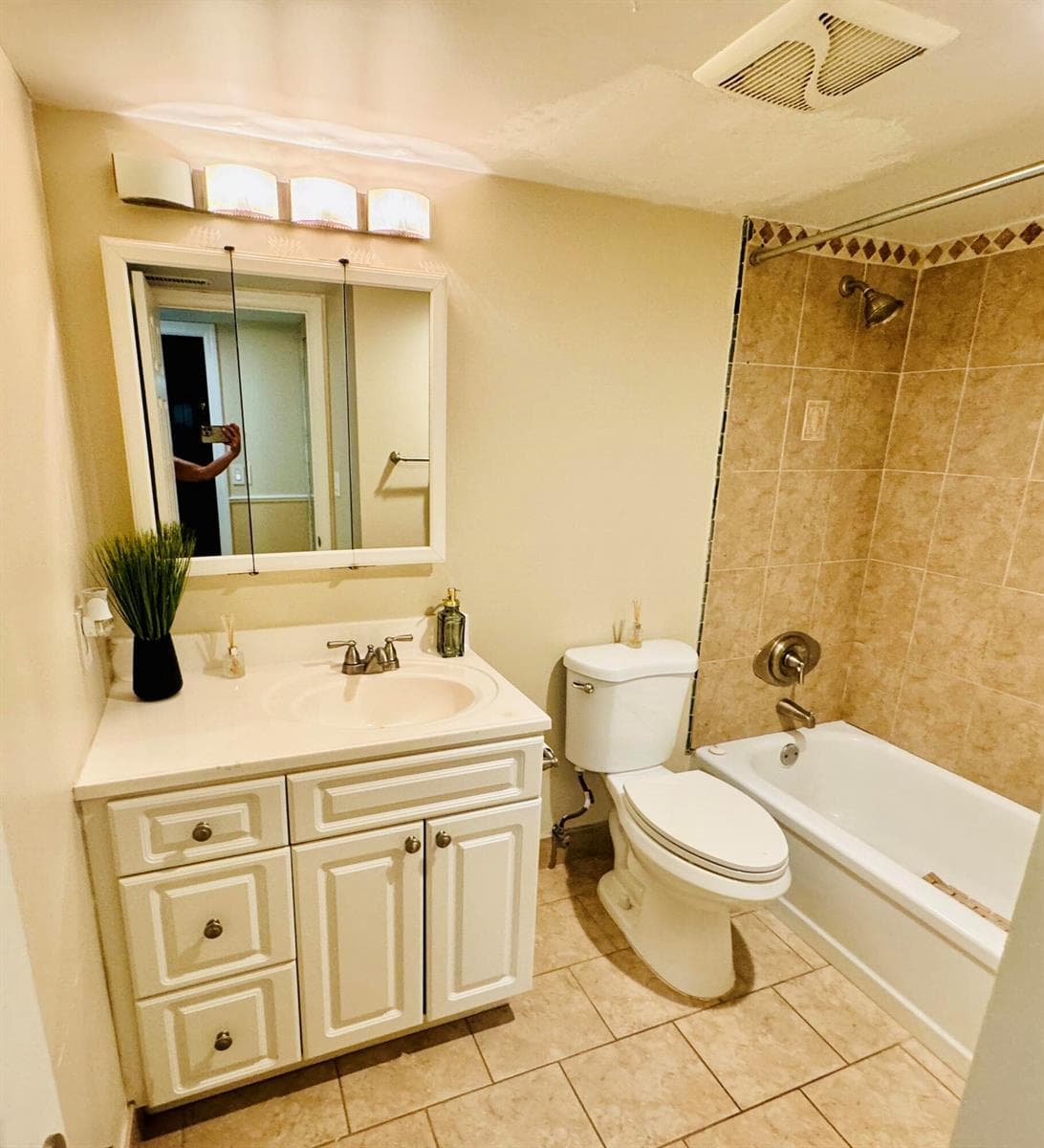 2731 Taft Street 106 photo 5