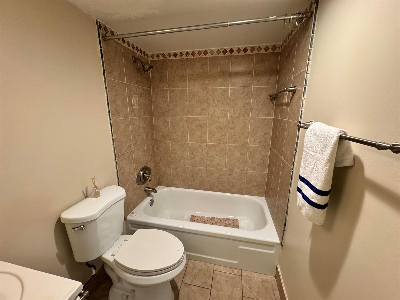 2731 Taft Street 106 photo 4