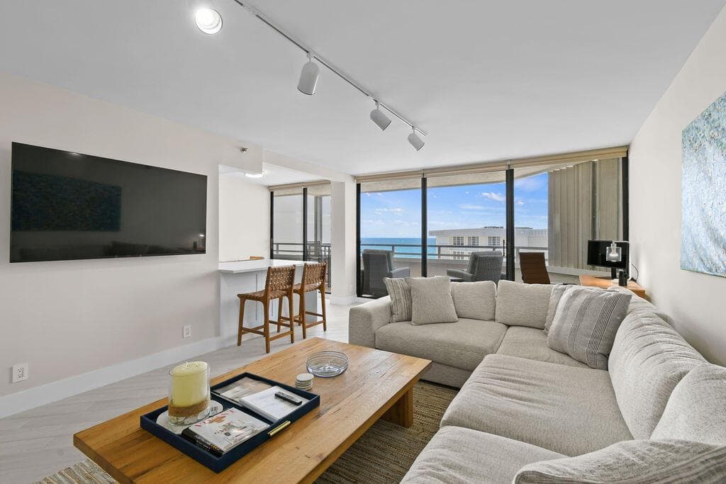 3560 S Ocean Boulevard 907 photo 1