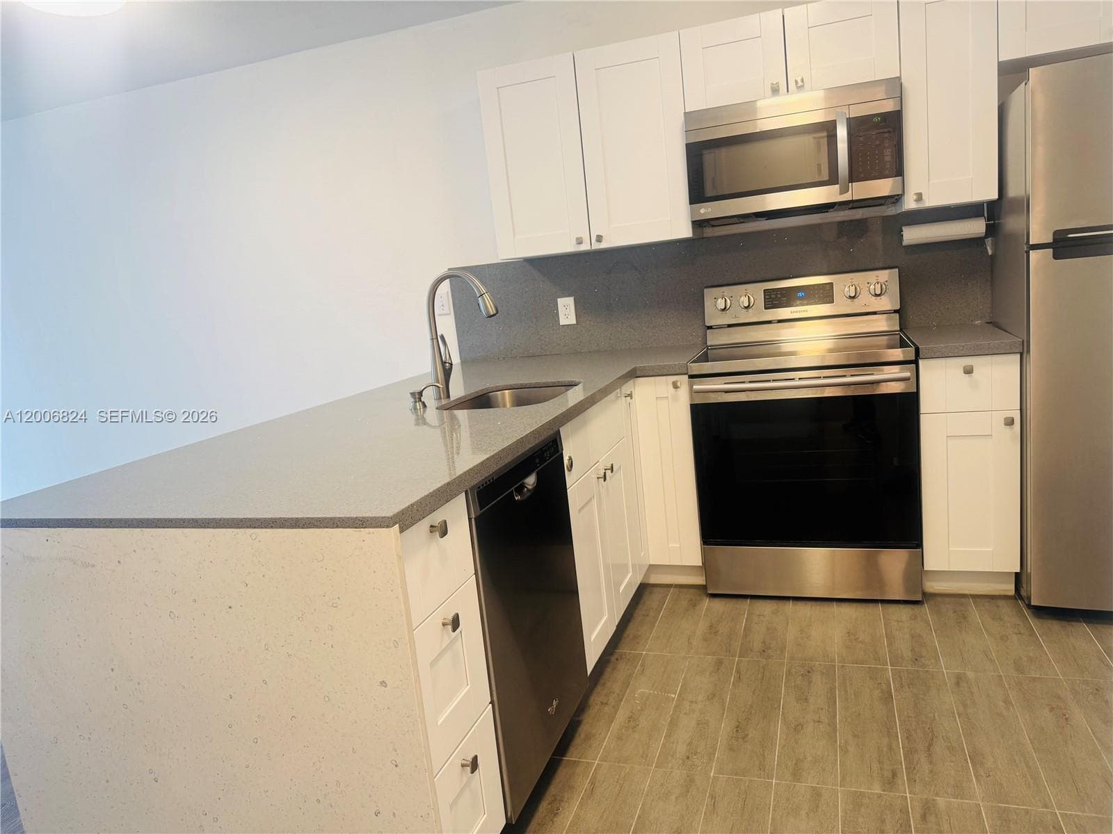 2600 NE 135th St 3F-A photo 12