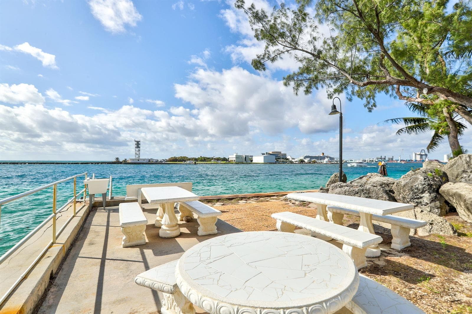 2100 S Ocean Drive 7-cd photo 7