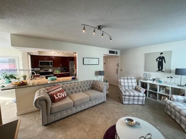 16570 NE 26th Ave 4A photo 1