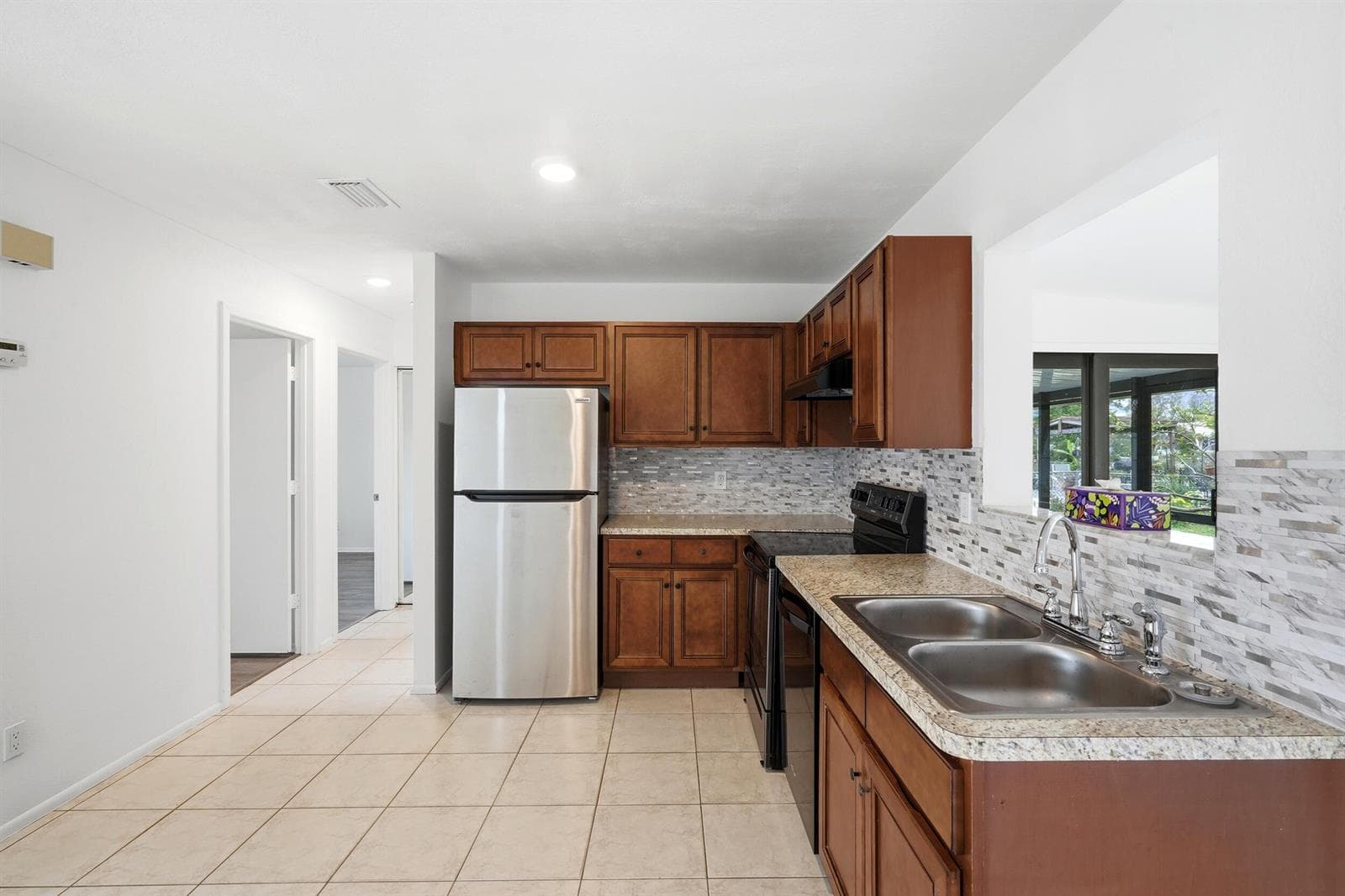 295 NW Archer Avenue photo 10