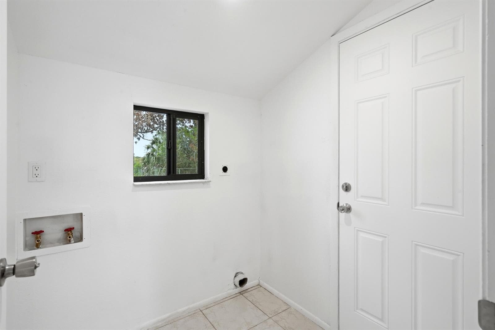 295 NW Archer Avenue photo 19