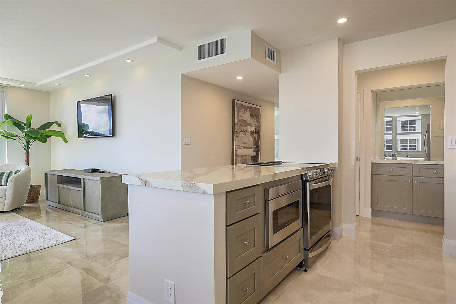 2121 N Ocean Boulevard 1101w photo 16