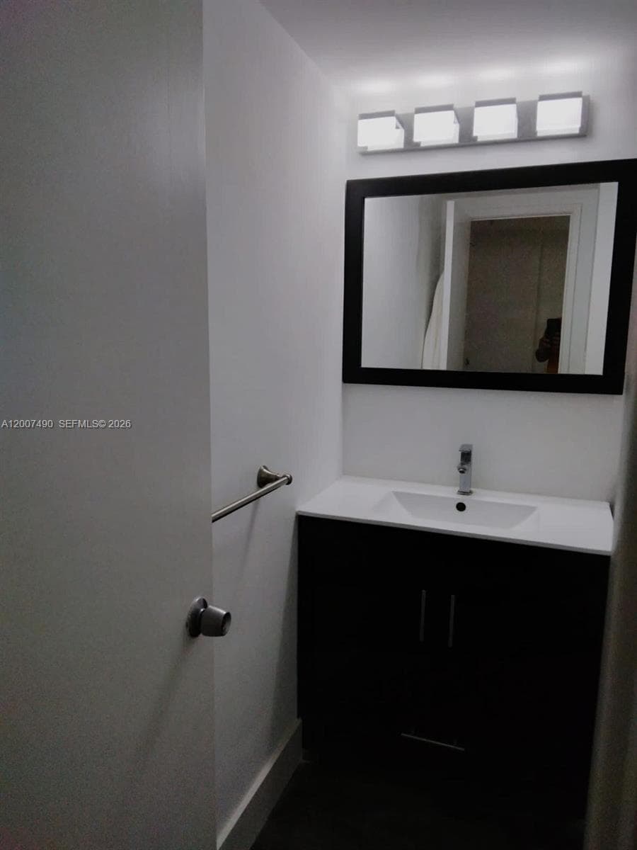 19380 Collins Ave 805 photo 14