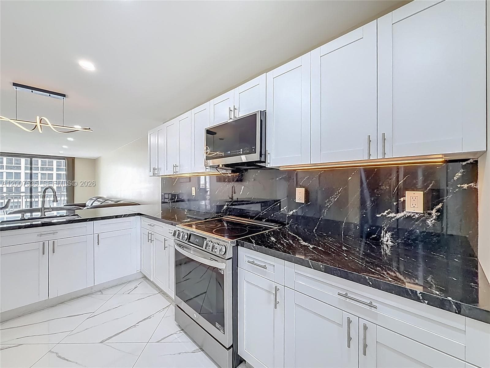 3100 NE 48th St 507 photo 22