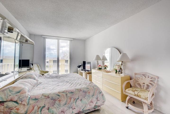 100 Worth Avenue 7 photo 18