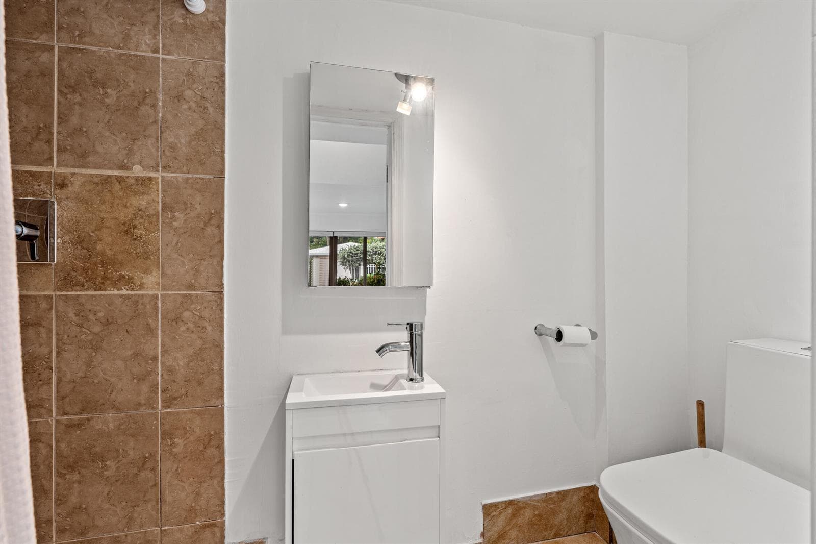 3305 NE 16th Court photo 16