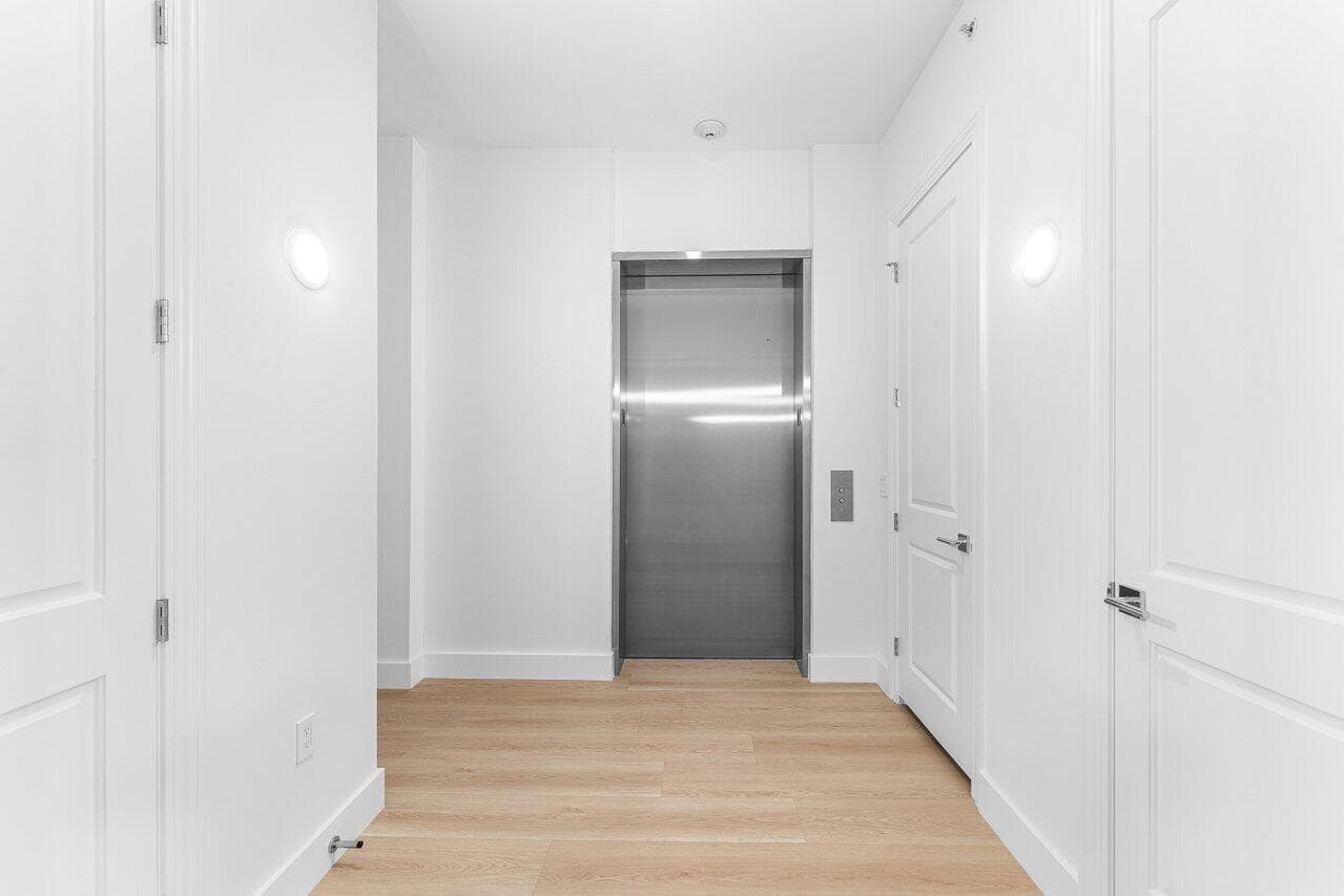 178 Lake Drive 4102 photo 24