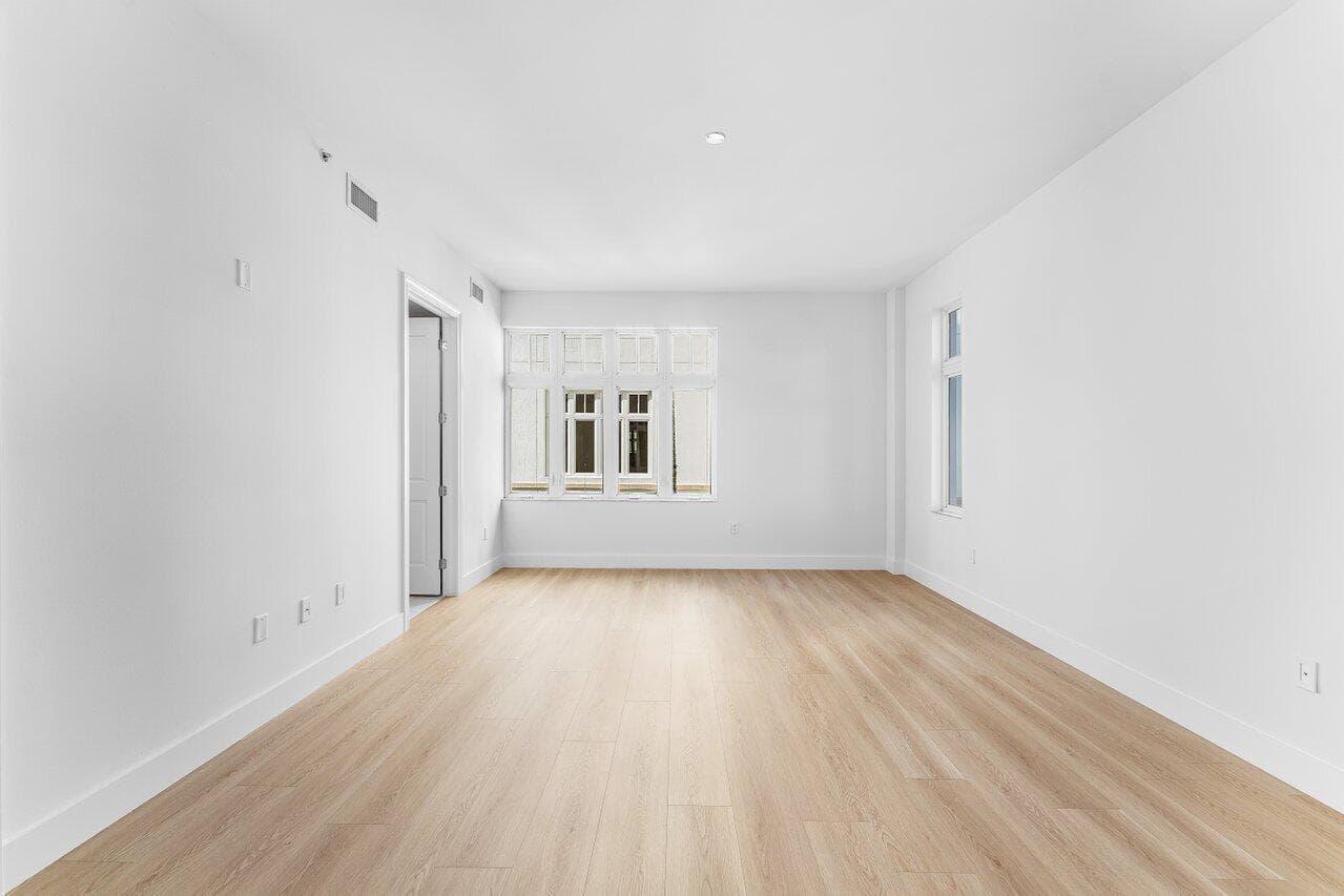 178 Lake Drive 4102 photo 19