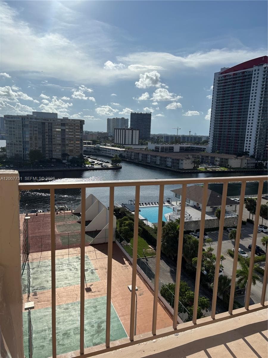 1865 S Ocean Dr 4L photo 9