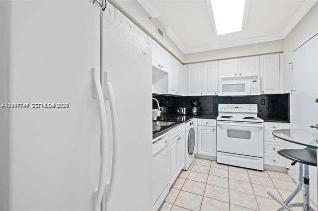 2501 S Ocean Dr 402 photo 6