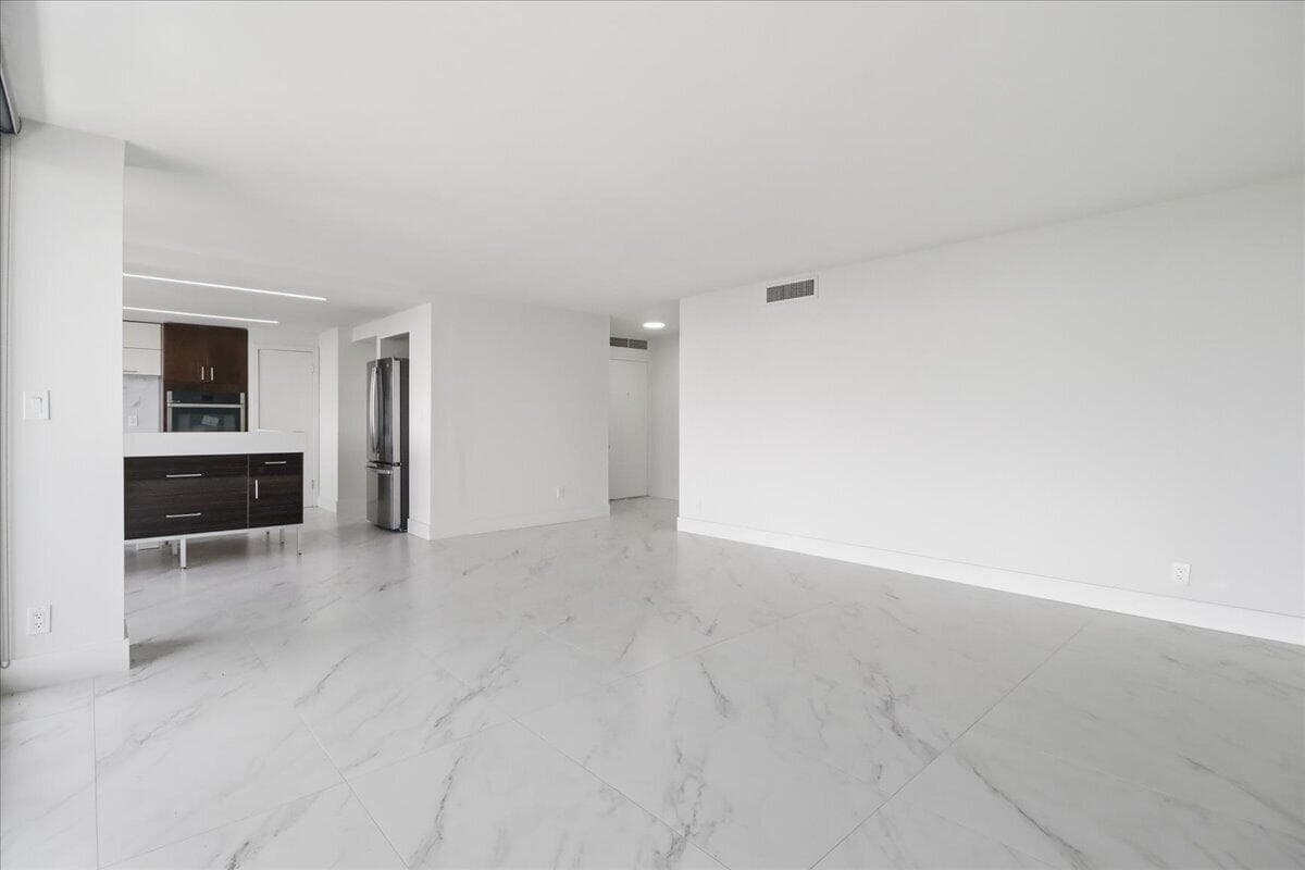 936 Intracoastal Drive 21c photo 3