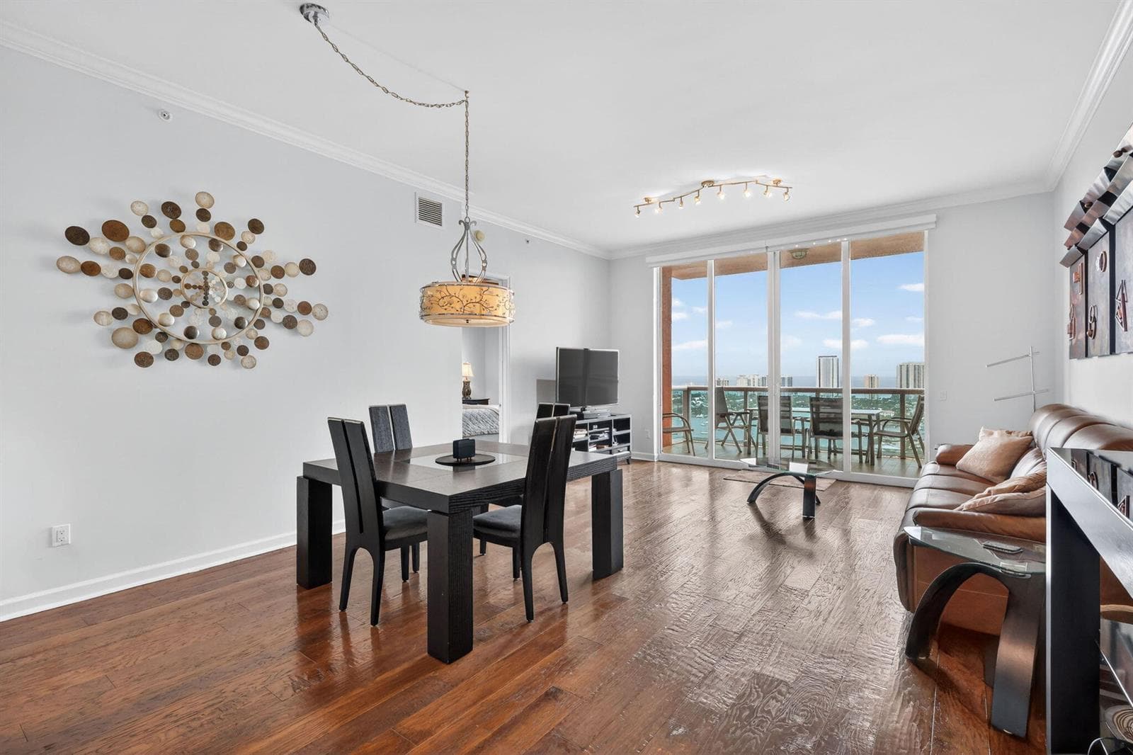 2640 Lake Shore Drive 2608 photo 16