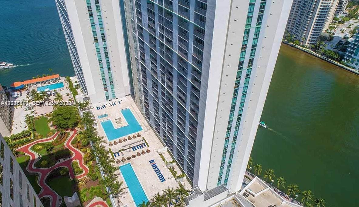 335 S Biscayne Blvd 1106 photo 22