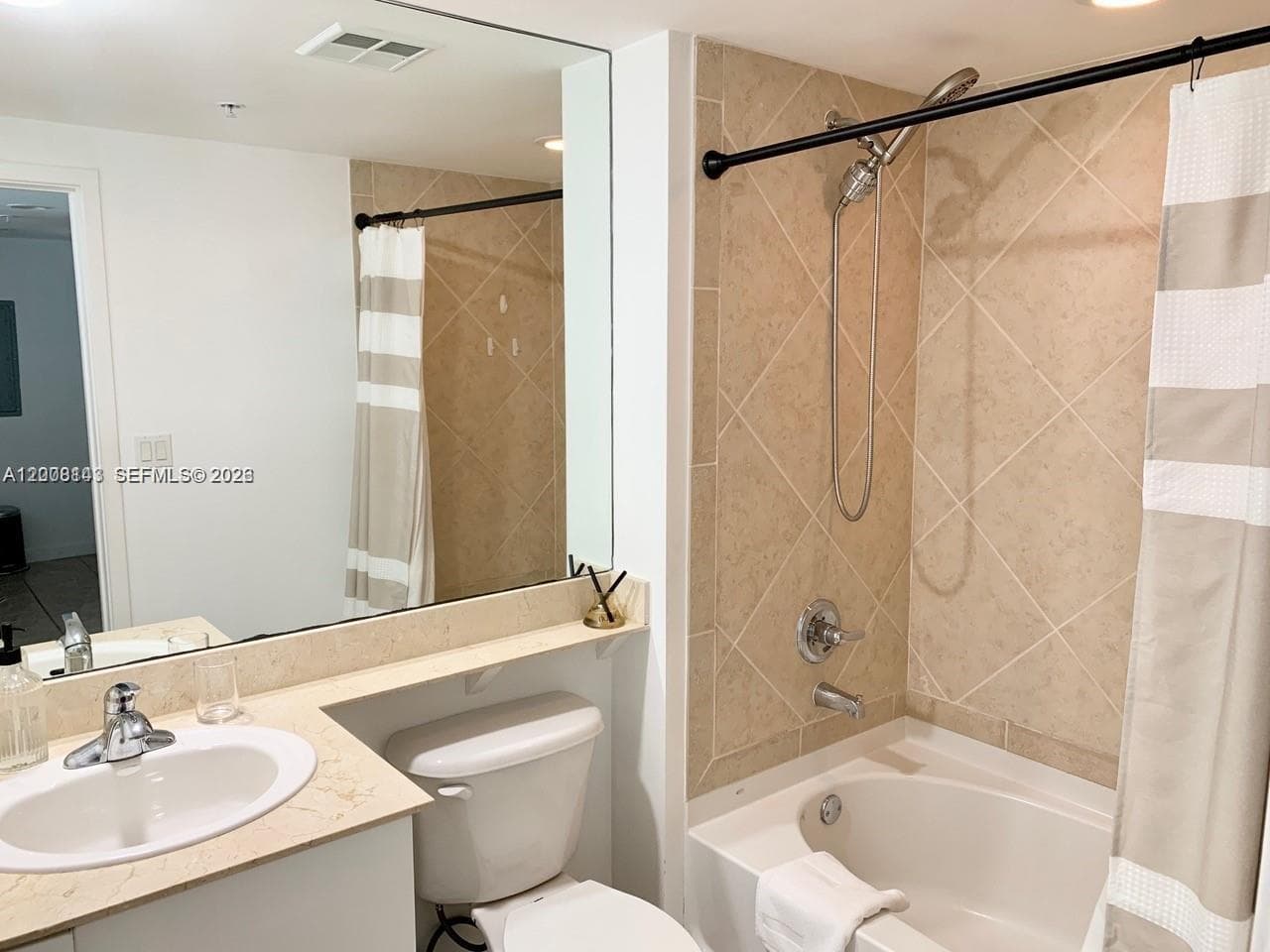 335 S Biscayne Blvd 1106 photo 21