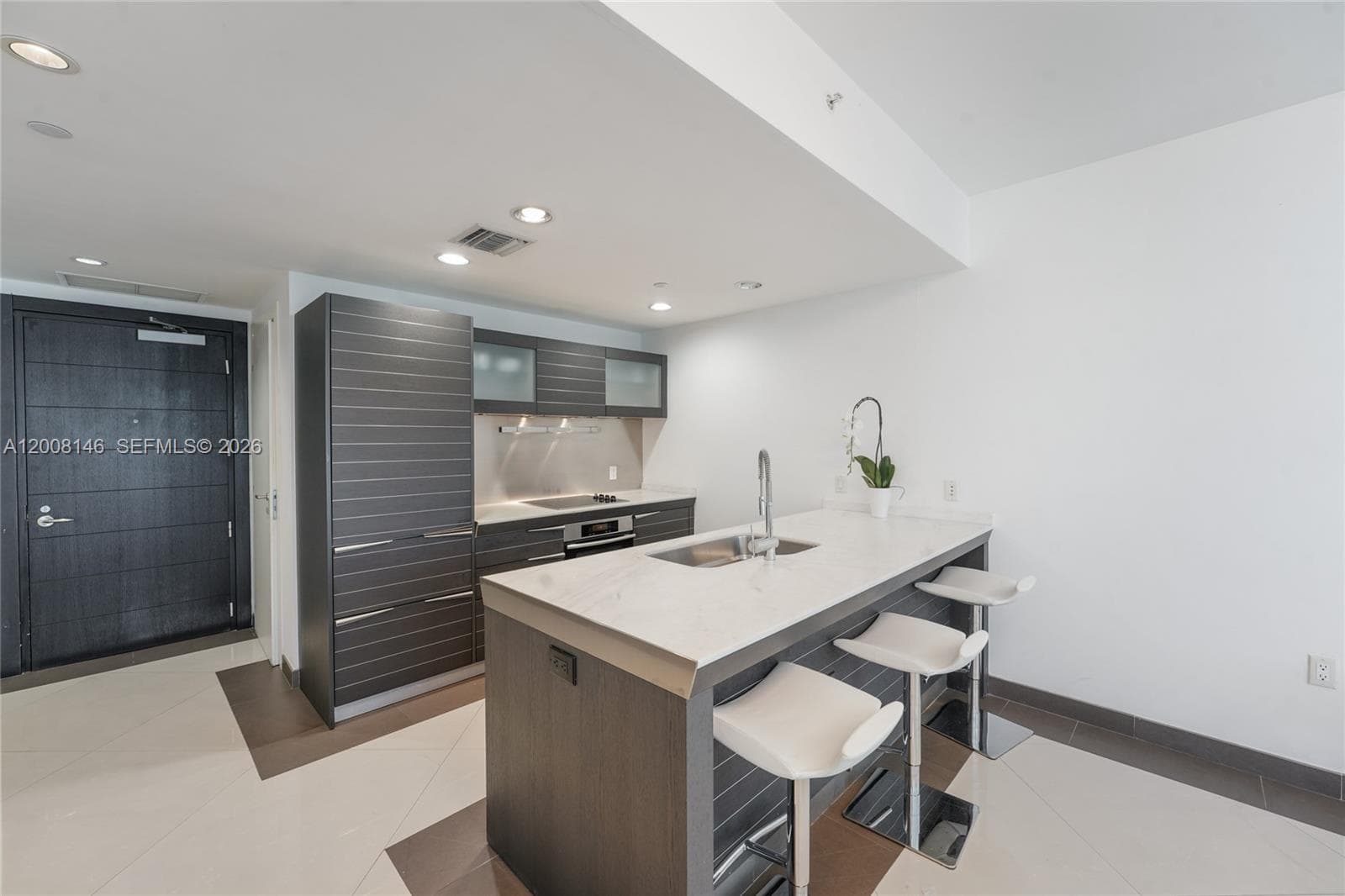 200 Biscayne Boulevard Way 3613 photo 4