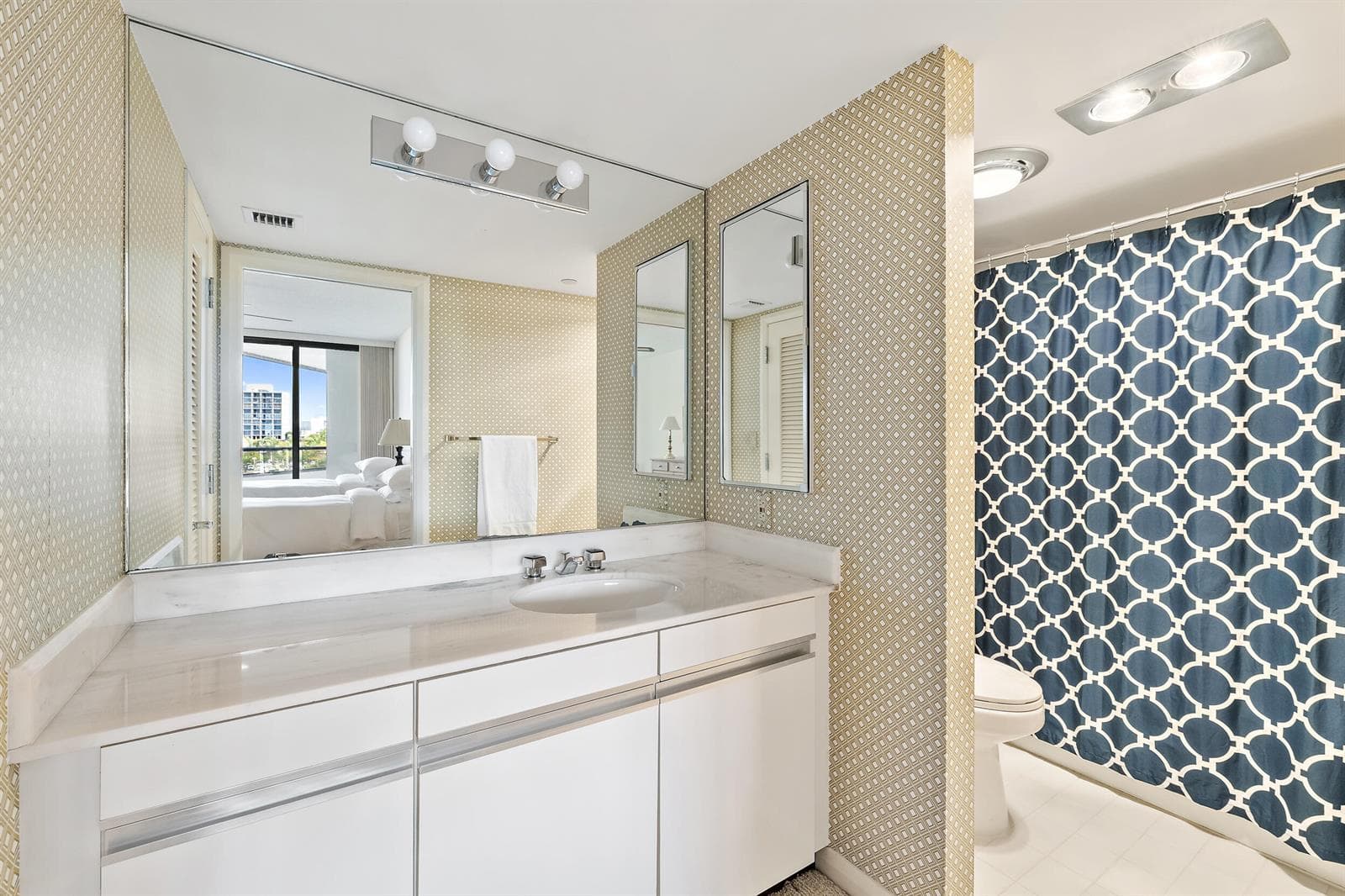 100 Lakeshore Drive 354 photo 11