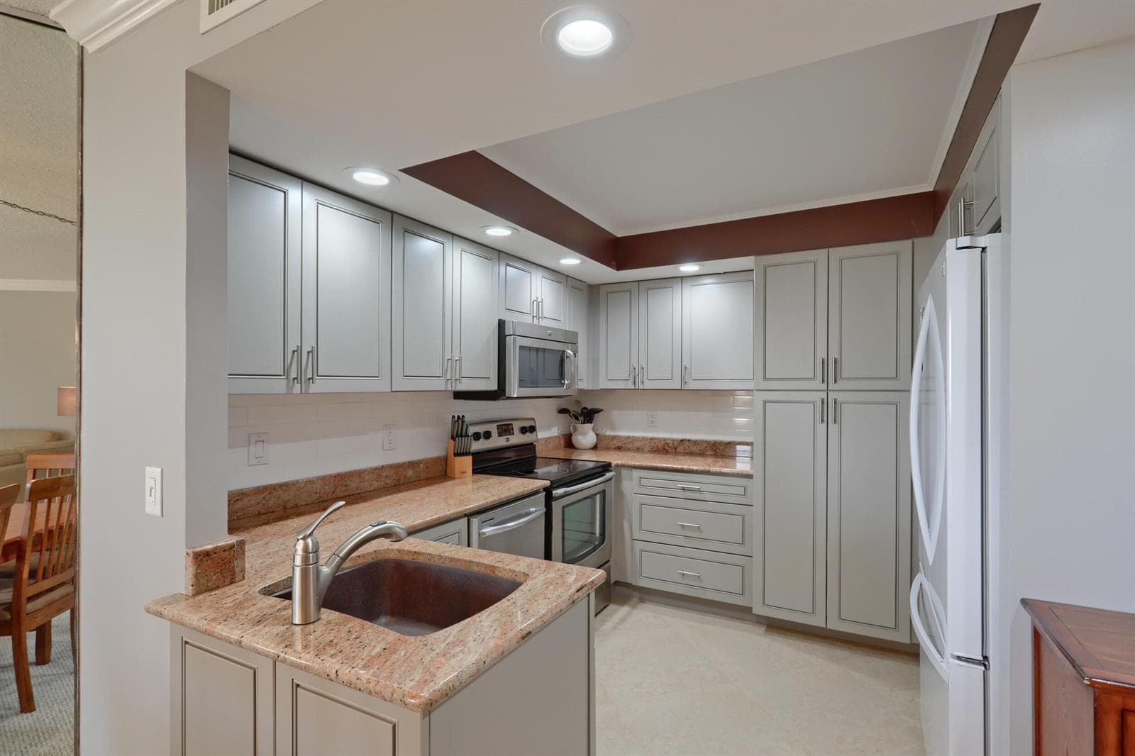 2800 N Ocean Drive A photo 6