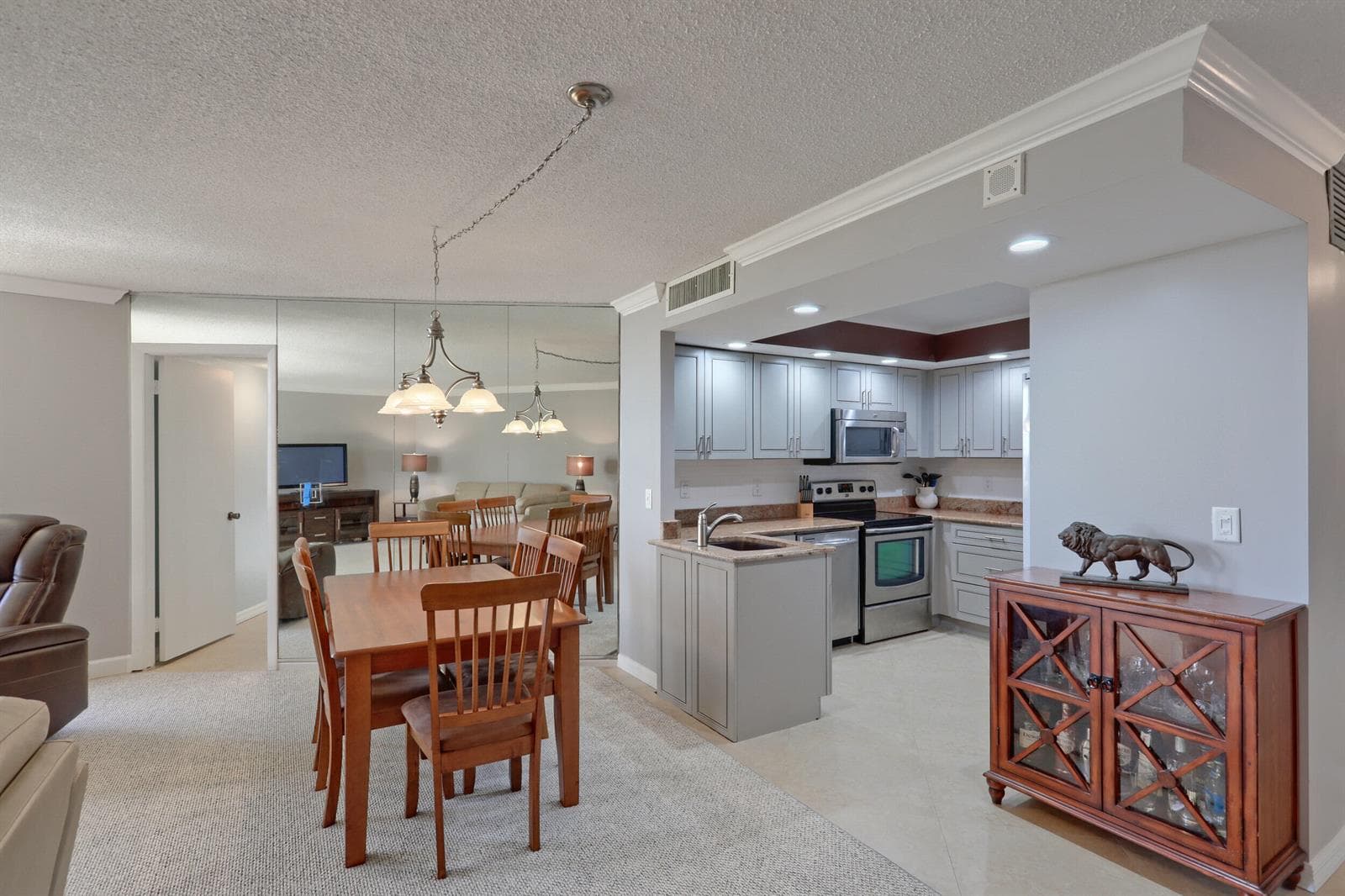 2800 N Ocean Drive A photo 12