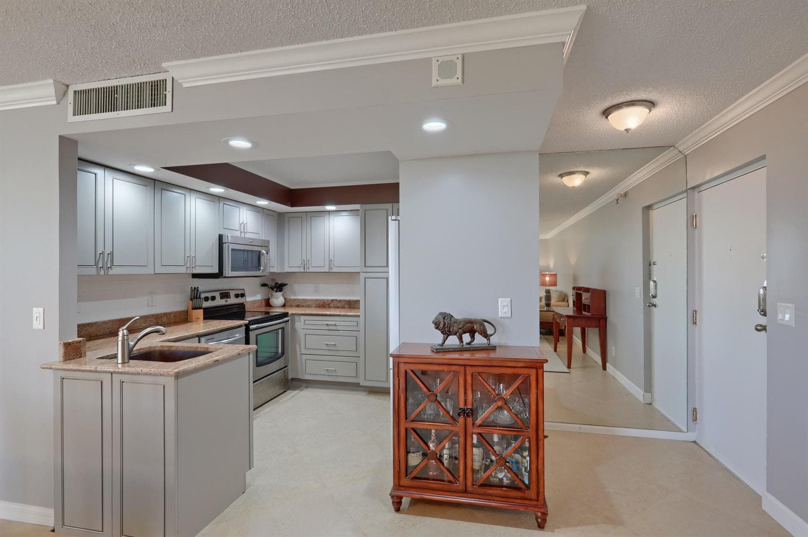 2800 N Ocean Drive A photo 4