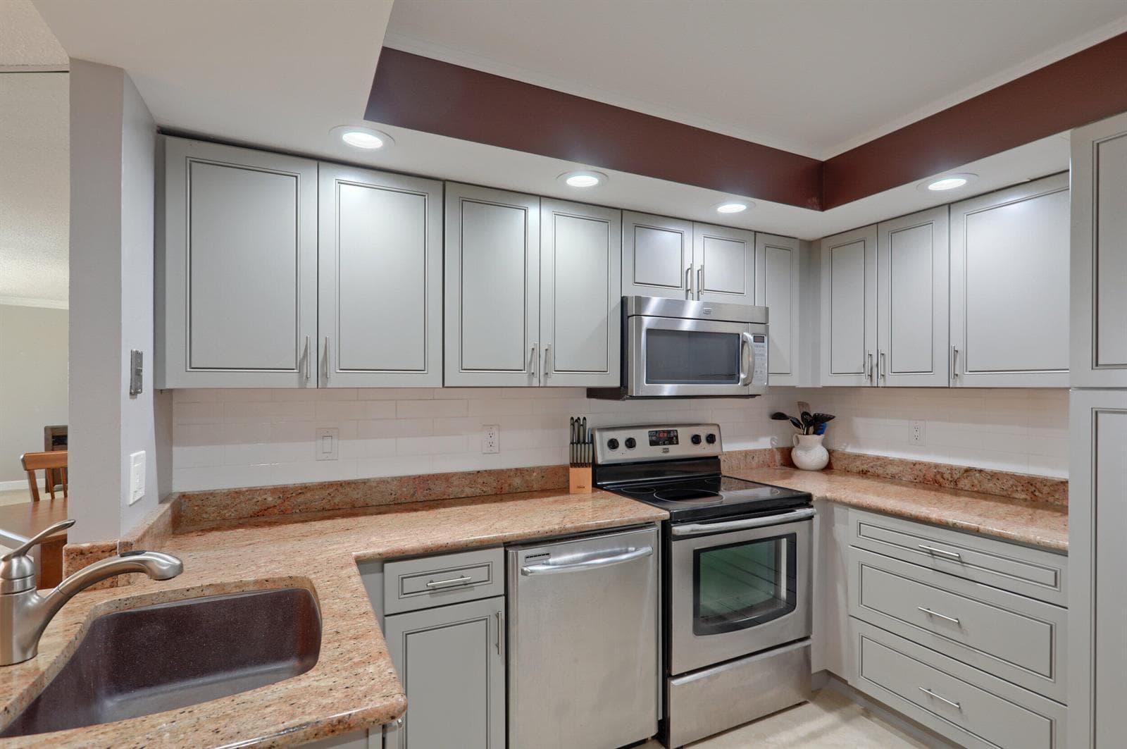 2800 N Ocean Drive A photo 8