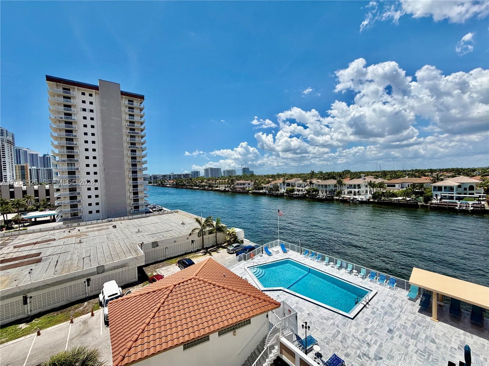 1410 S Ocean Dr 607 photo 18