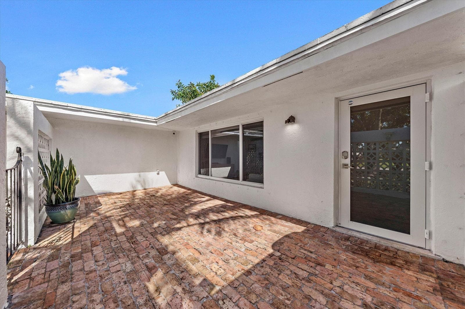 421 SW 18th Street photo 5