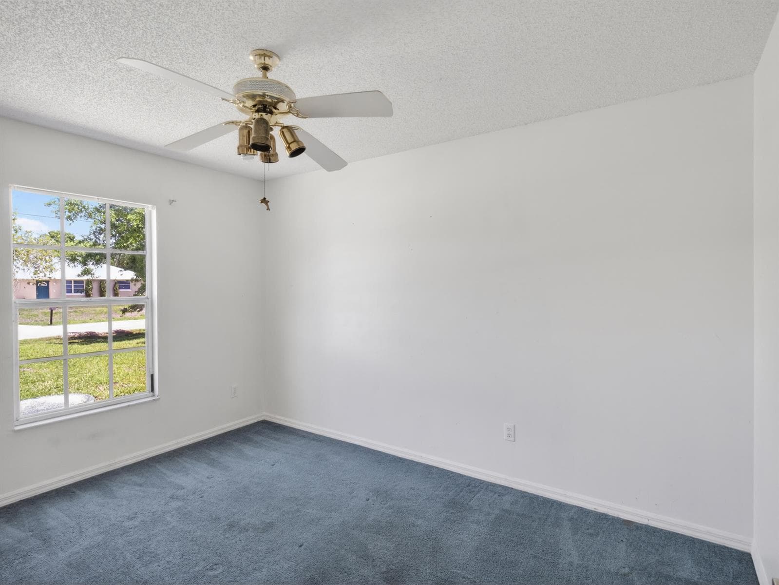 1094 SW Cairo Avenue photo 13