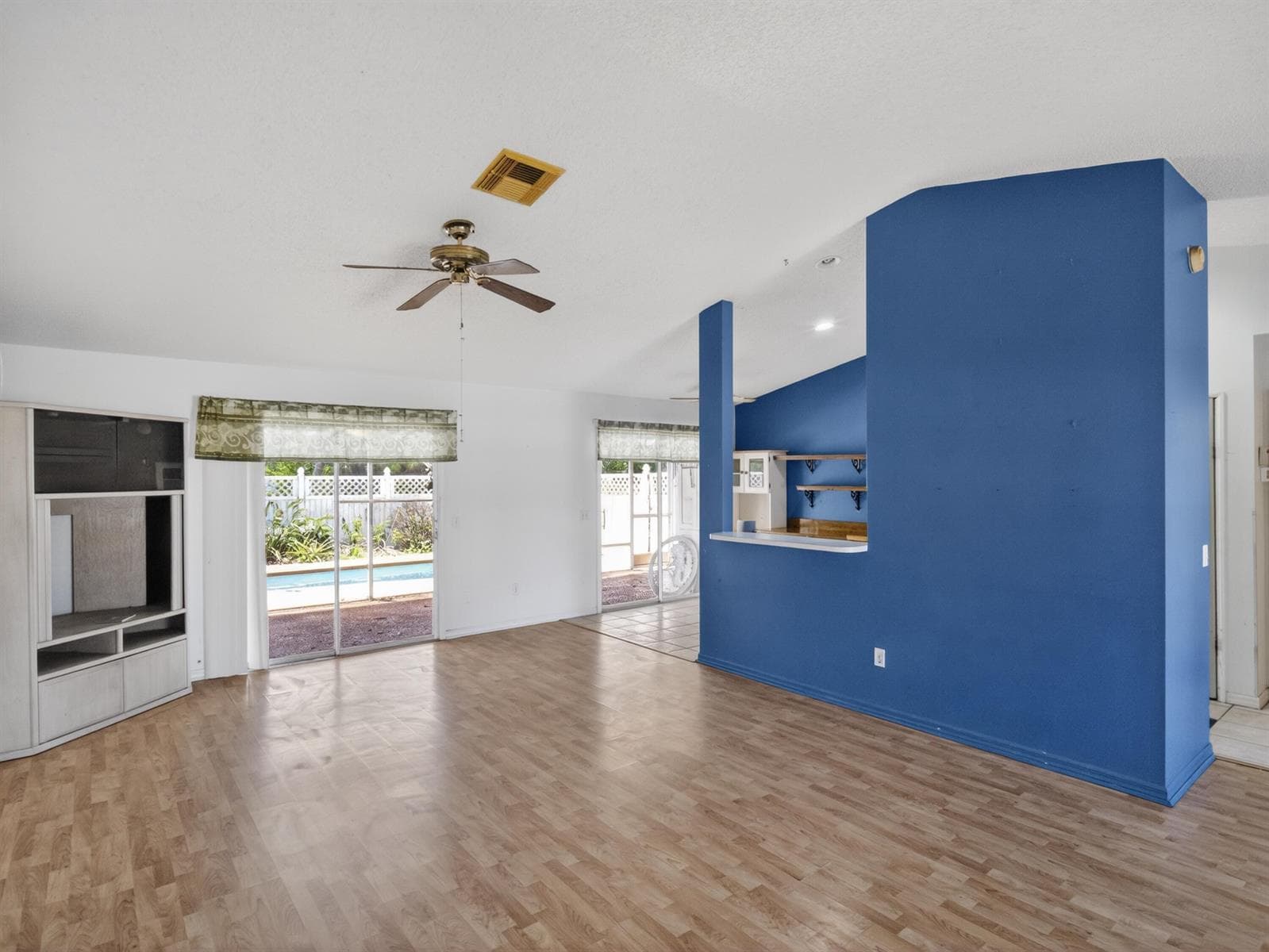 1094 SW Cairo Avenue photo 3