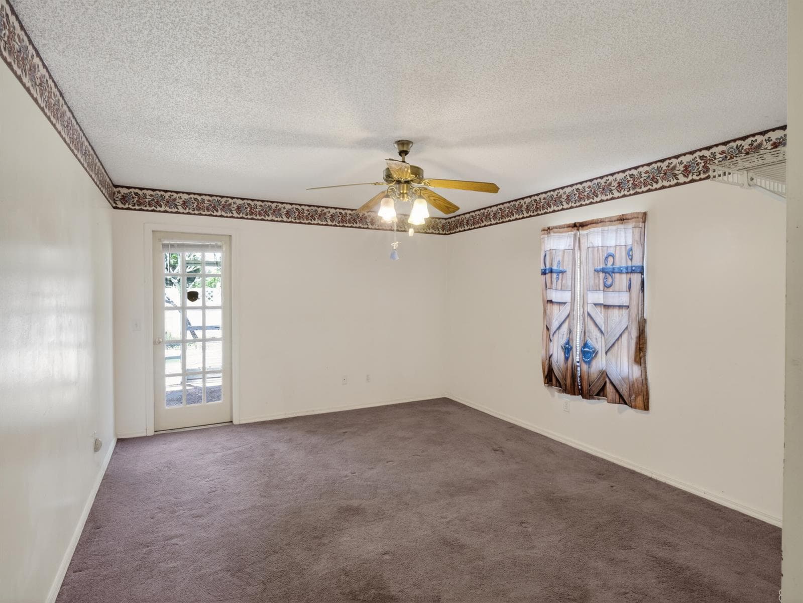 1094 SW Cairo Avenue photo 9