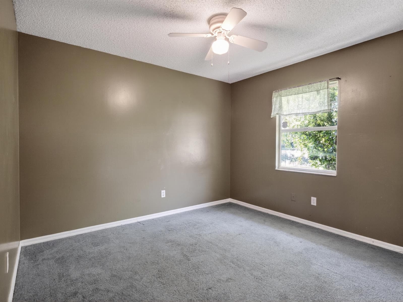 1094 SW Cairo Avenue photo 15