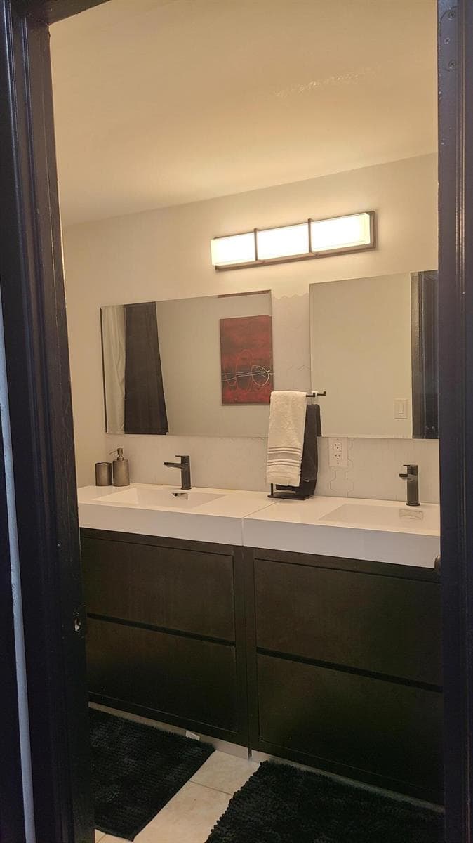 2500 Parkview Drive 802 photo 23