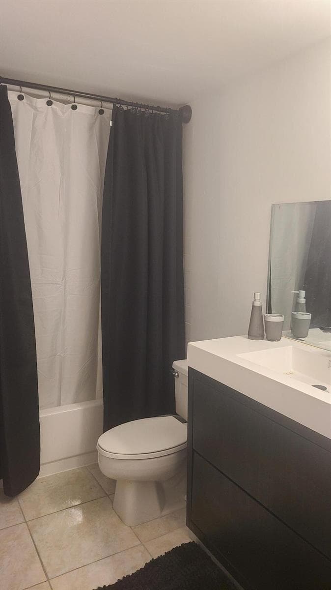 2500 Parkview Drive 802 photo 24