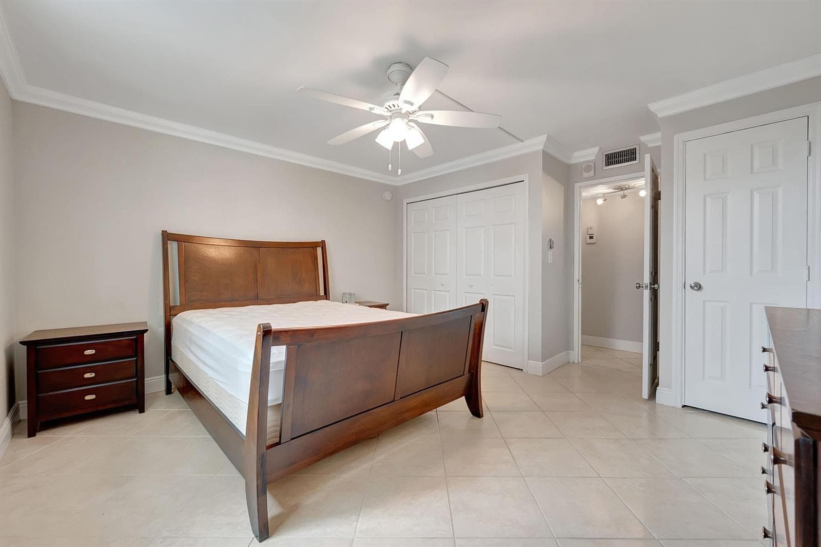 1913 S Ocean Drive 207 photo 23