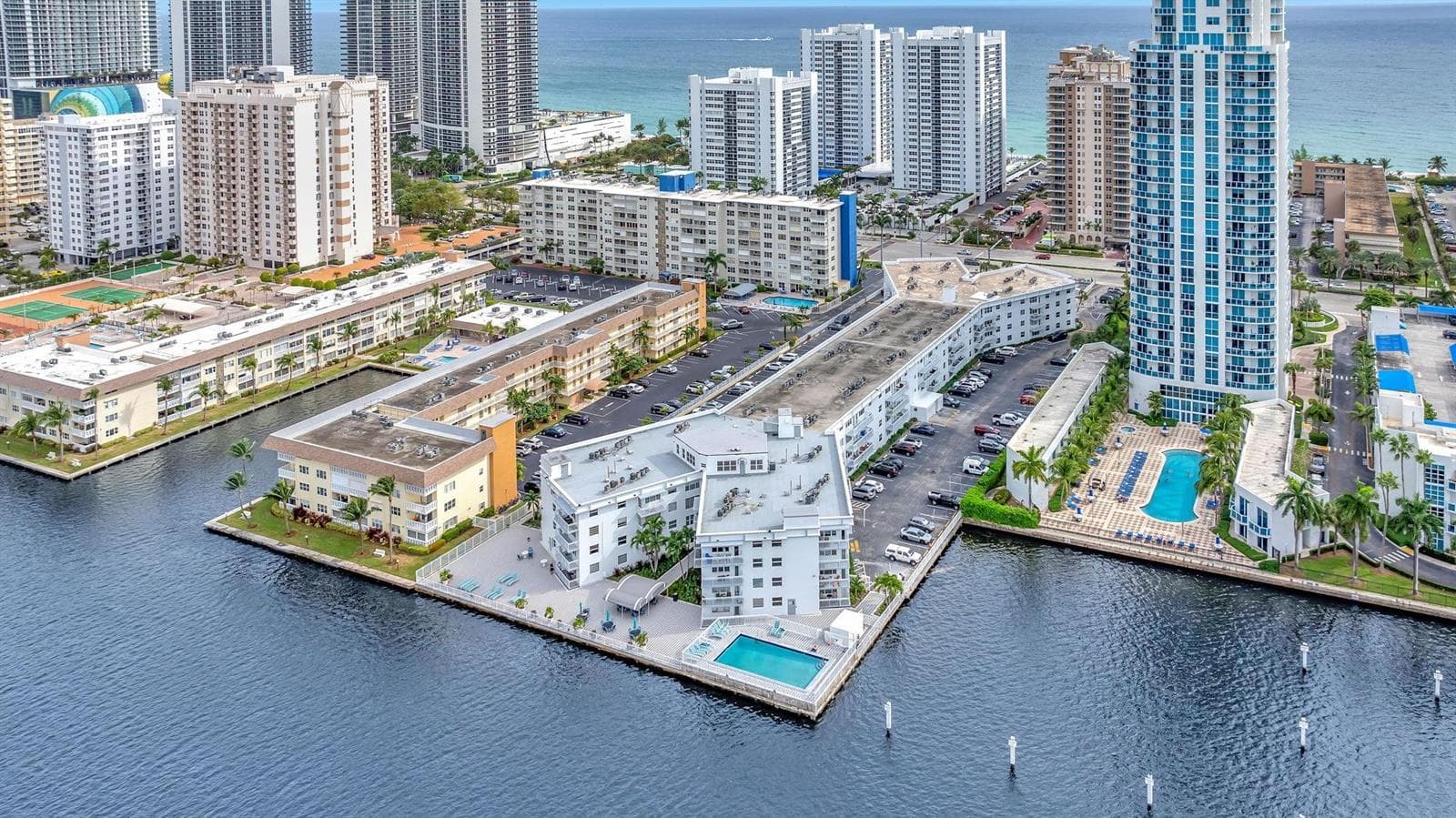 1913 S Ocean Drive 207 photo 2
