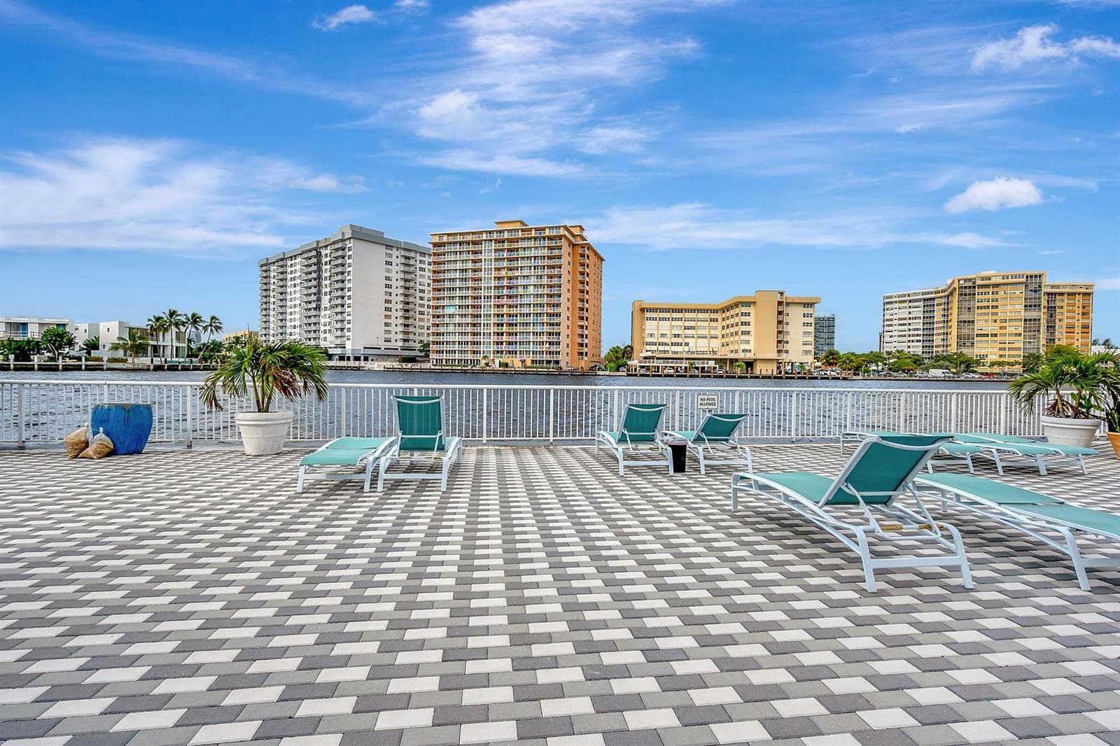 1913 S Ocean Drive 207 photo 4