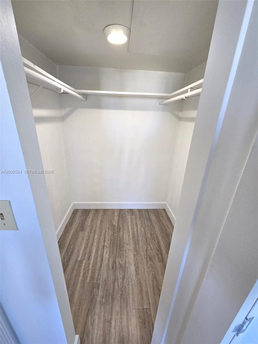 3703 NE 166th St 609 photo 12