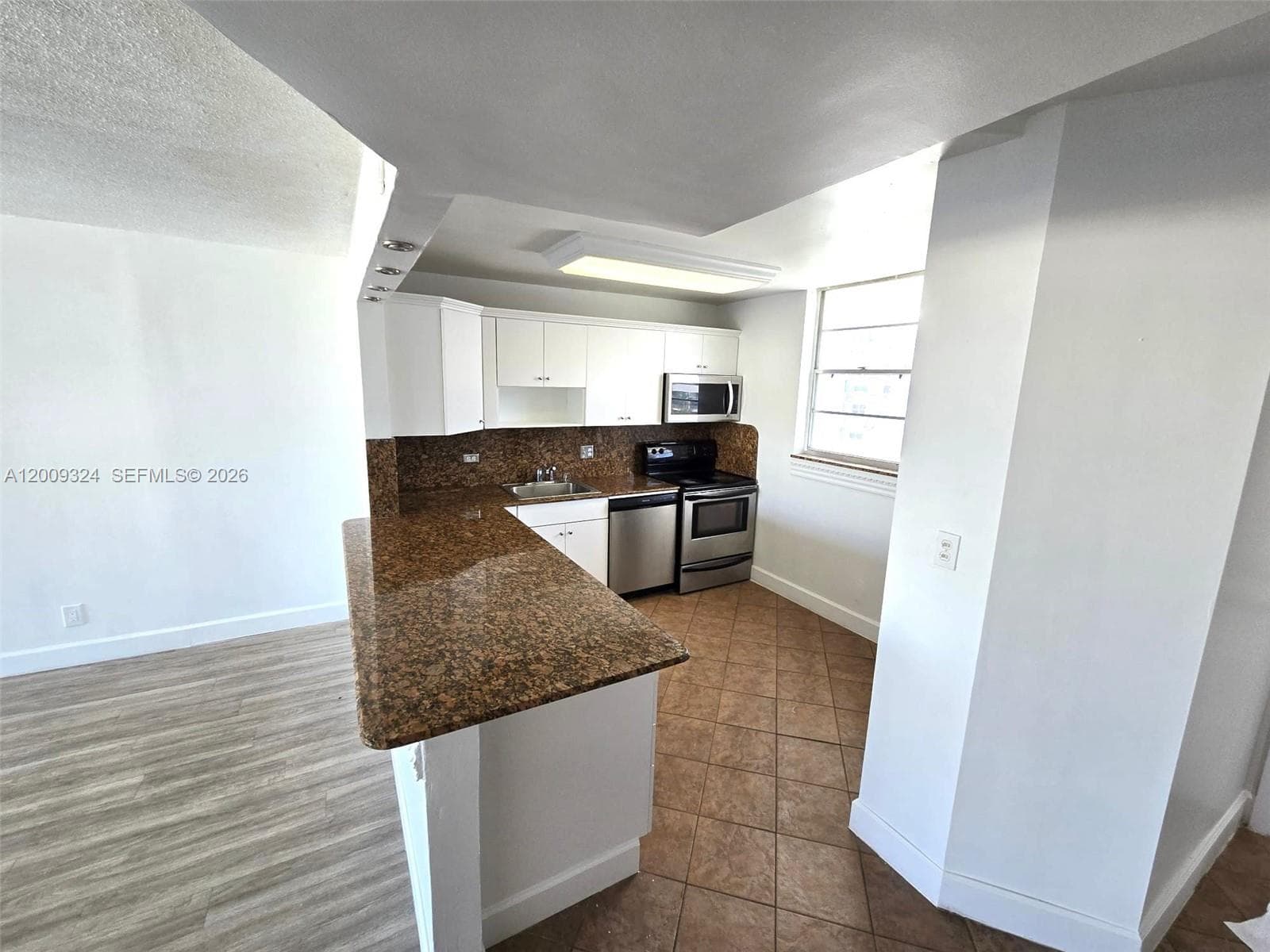 3703 NE 166th St 609 photo 5